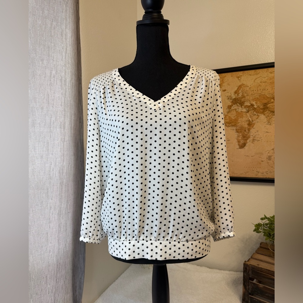 Black Rainn v-neck blouse